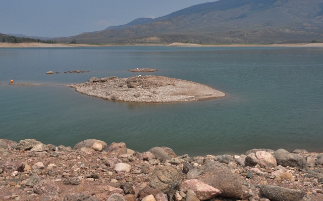 showing the water level of the reservoir
